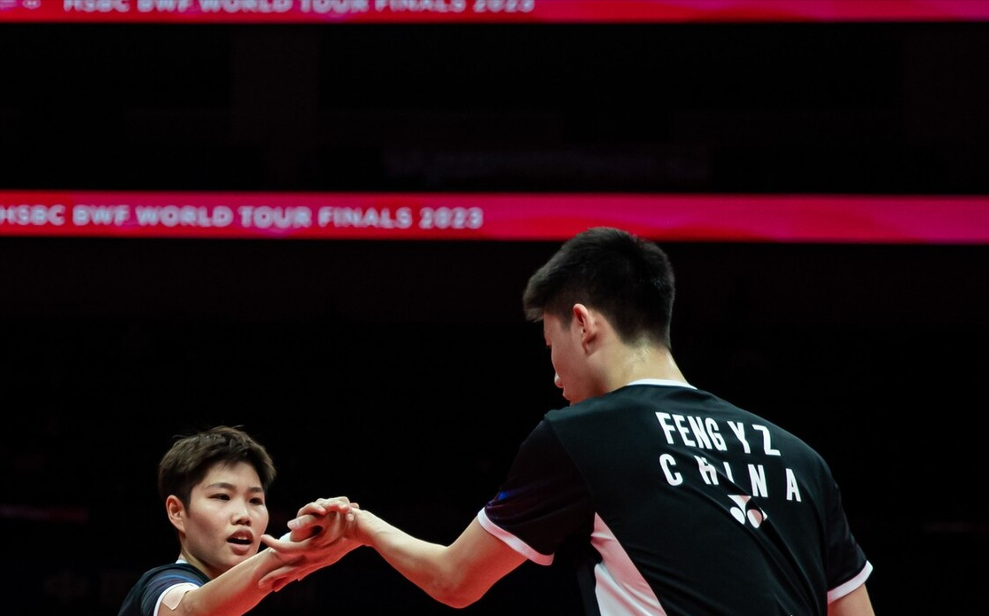 法国队横扫日本队，陈雨菲扛起全队