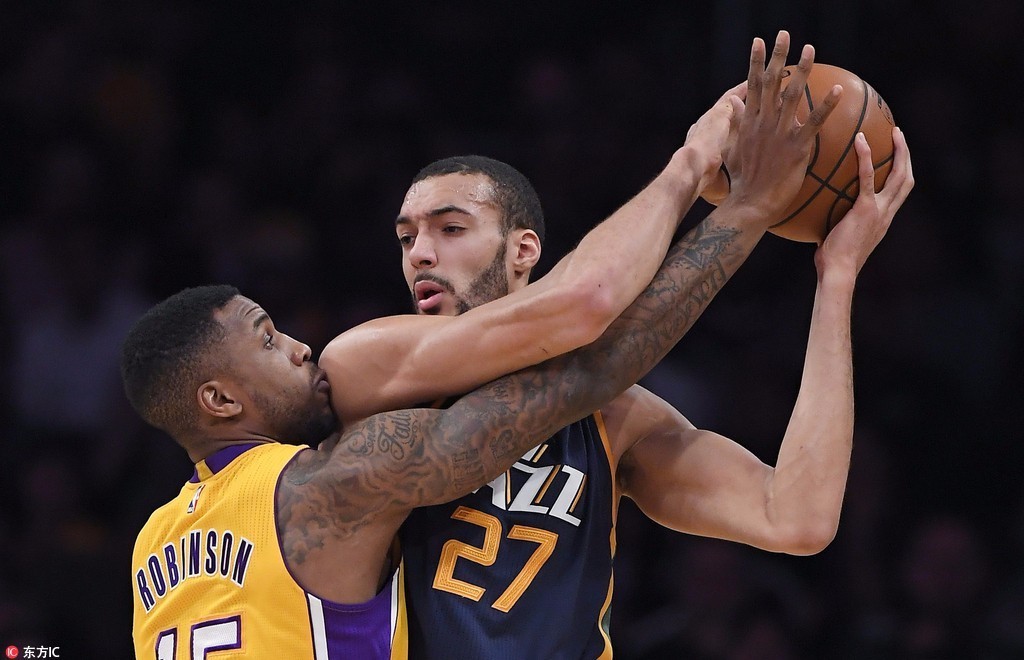 索伯车队绝杀威廉姆斯,拉塞尔统治全场 索伯车队绝杀威廉姆斯,拉塞尔统治全场