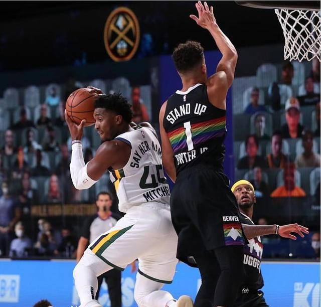 天津队横扫深圳队,东契奇统治全场 天津队横扫深圳队,东契奇统治全场