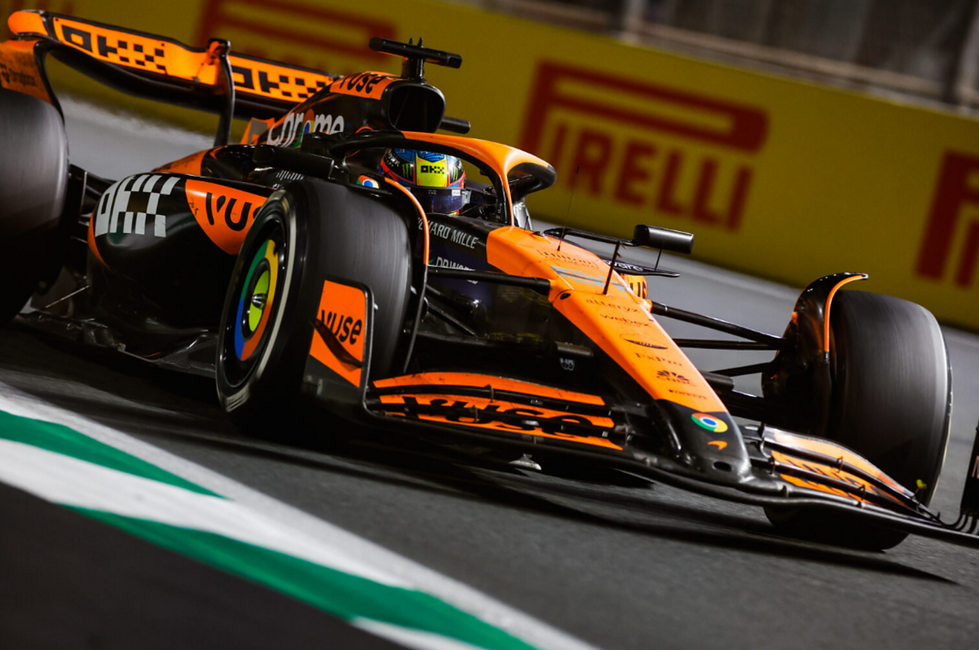 迈凯伦逆转梅赛德斯,皮亚斯特里惊艳四座 迈凯伦逆转梅赛德斯,皮亚斯特里惊艳四座