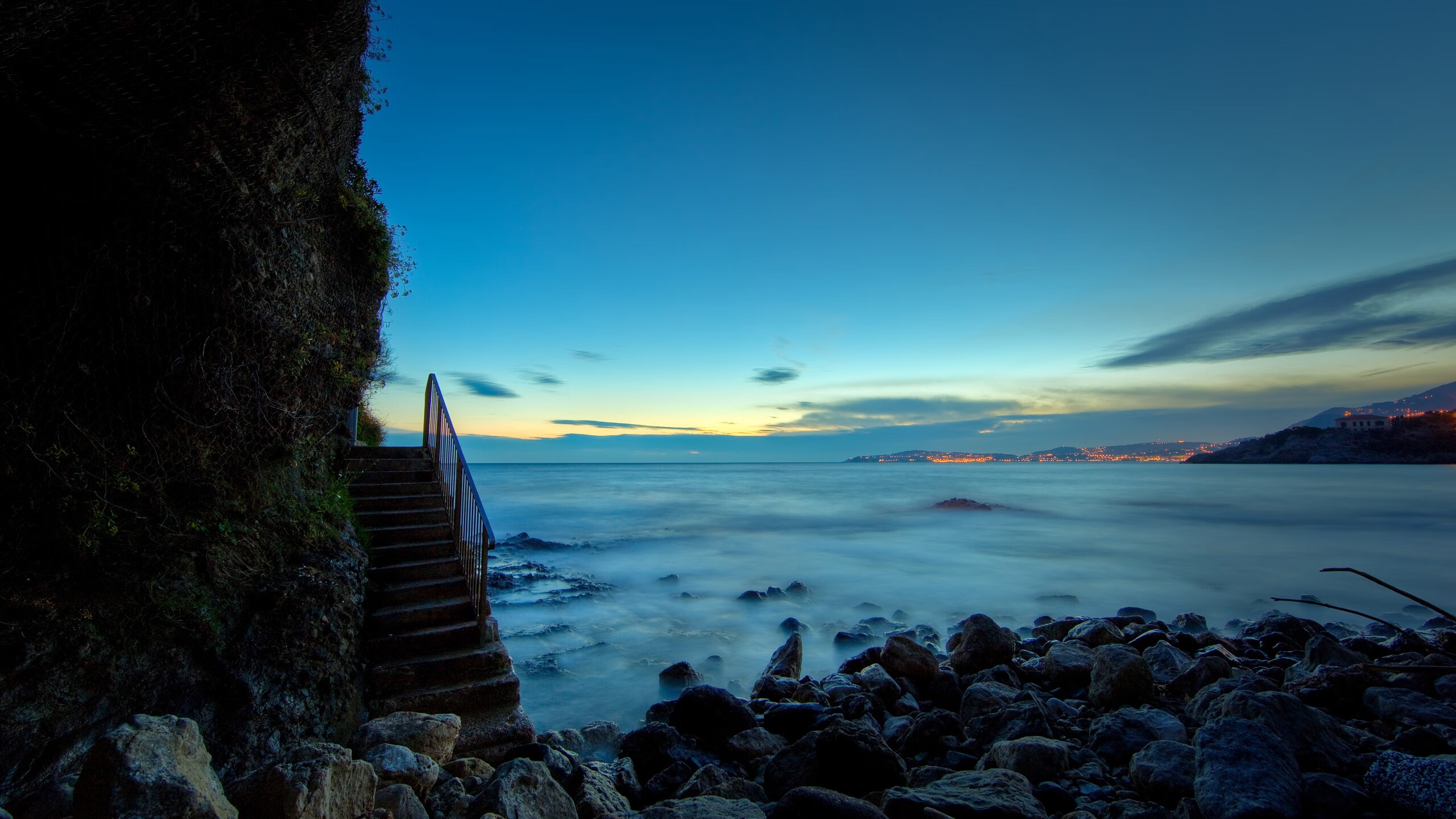 欧洲杯双星夜,葡萄牙横扫丹麦,本泽马点燃赛场激情