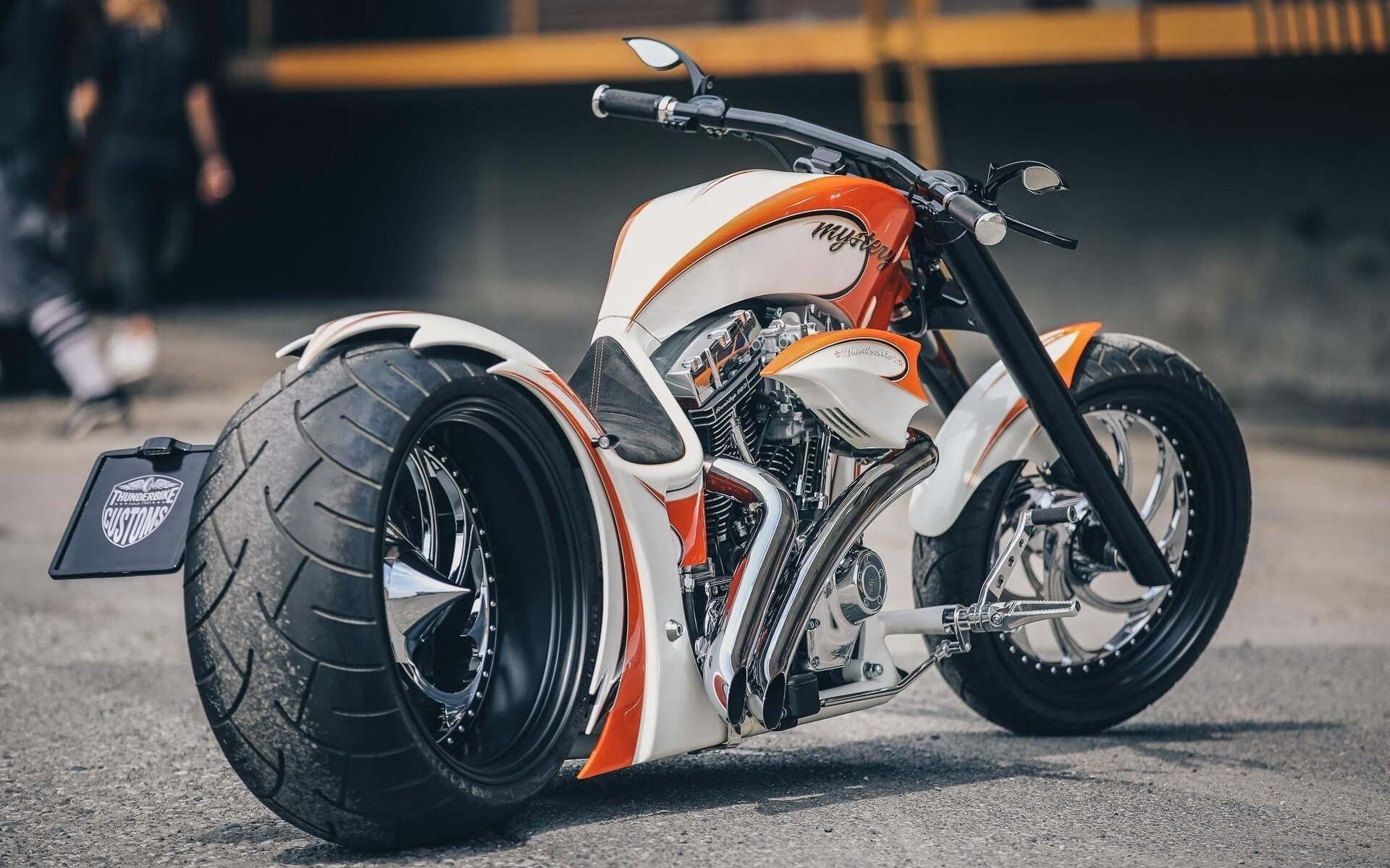 当绿茵雷霆击溃防线，米切尔在美加墨世界杯接管比赛