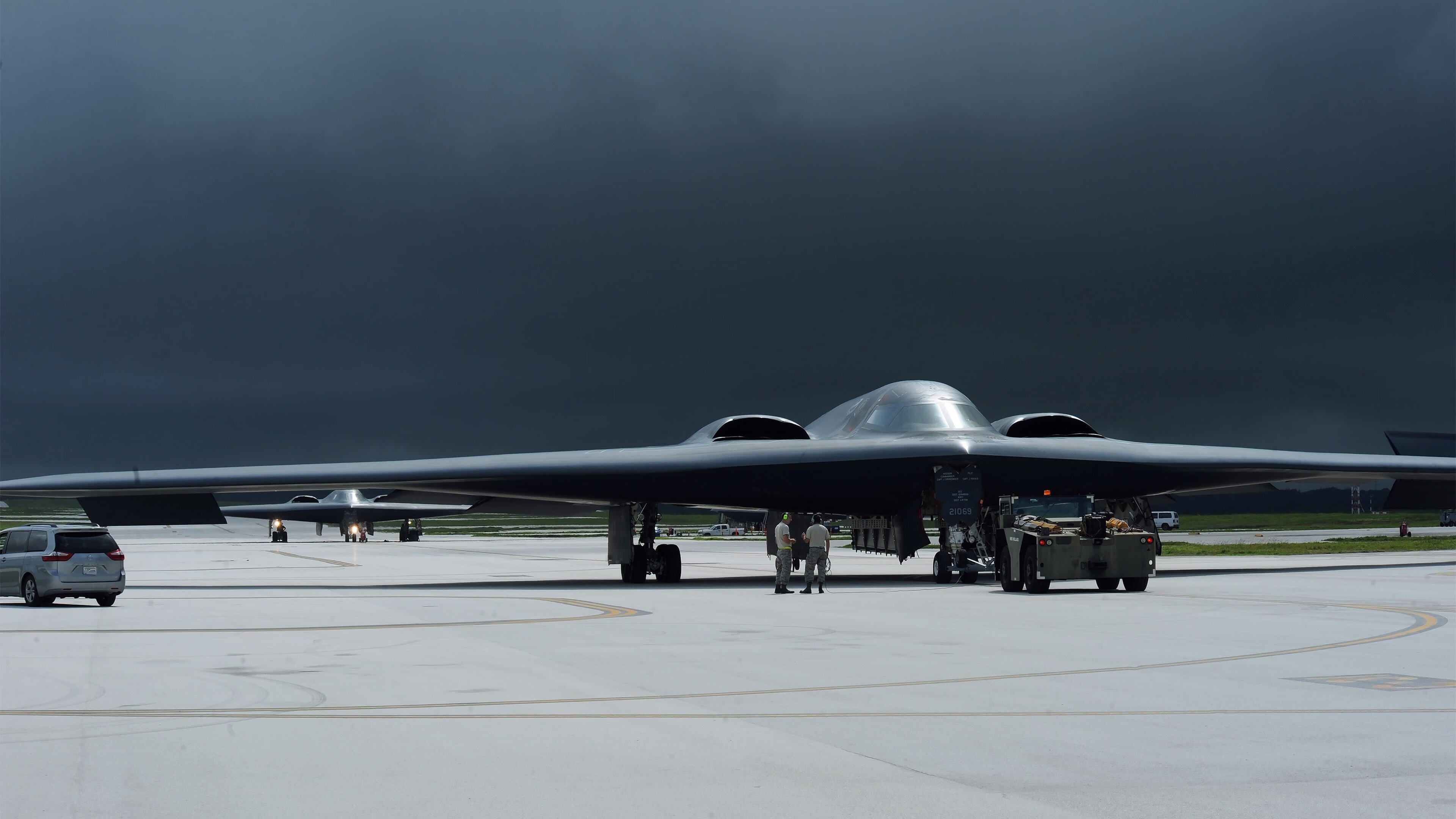 破冰寒夜!詹姆斯末节狂飙导逆转,湖人悬崖边逆袭雄鹿