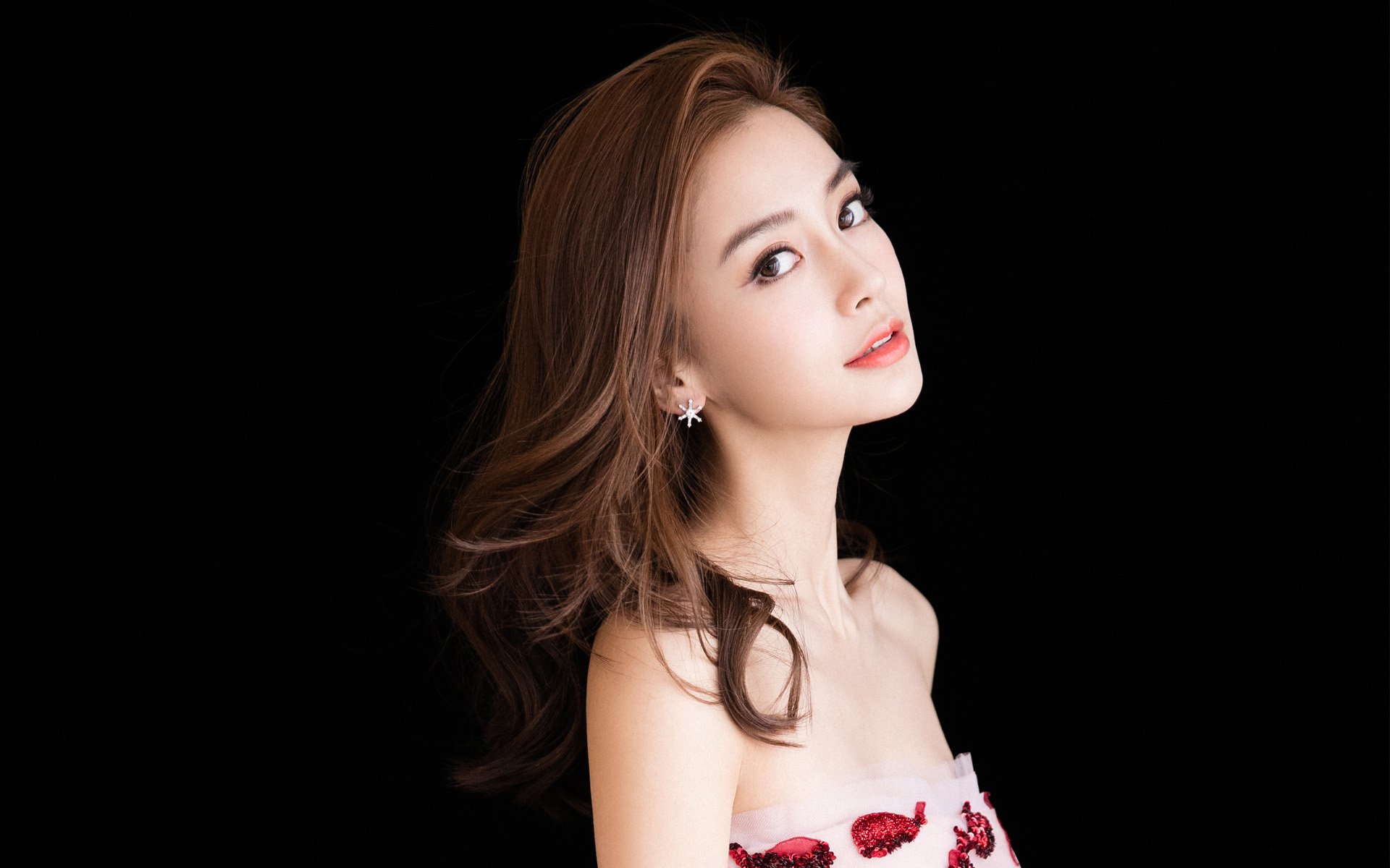 法比尼奥进攻端狂飙,塞内加尔力克哥伦比亚,梦幻之战铸就唯一经典