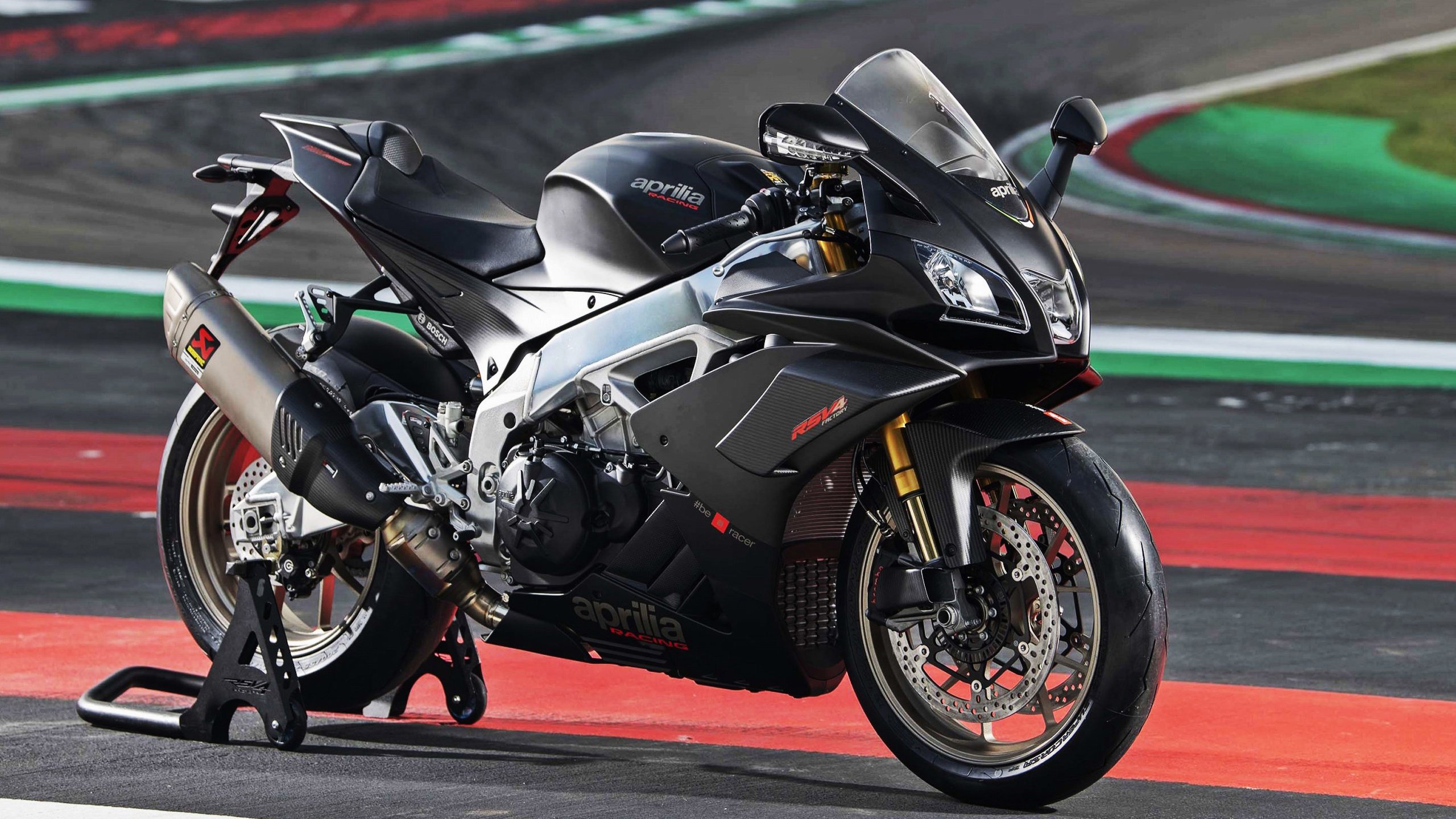 末节法则,从新疆男篮到克莱·汤普森,跨越联赛的接管时刻 当齐麟的三分雨浇灭活塞反扑,克莱在奥运前夜亮出利刃